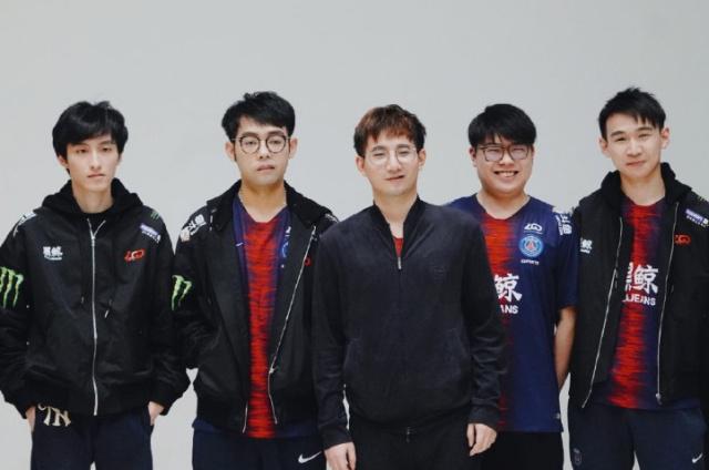 特鲁姆普和 特鲁姆普和