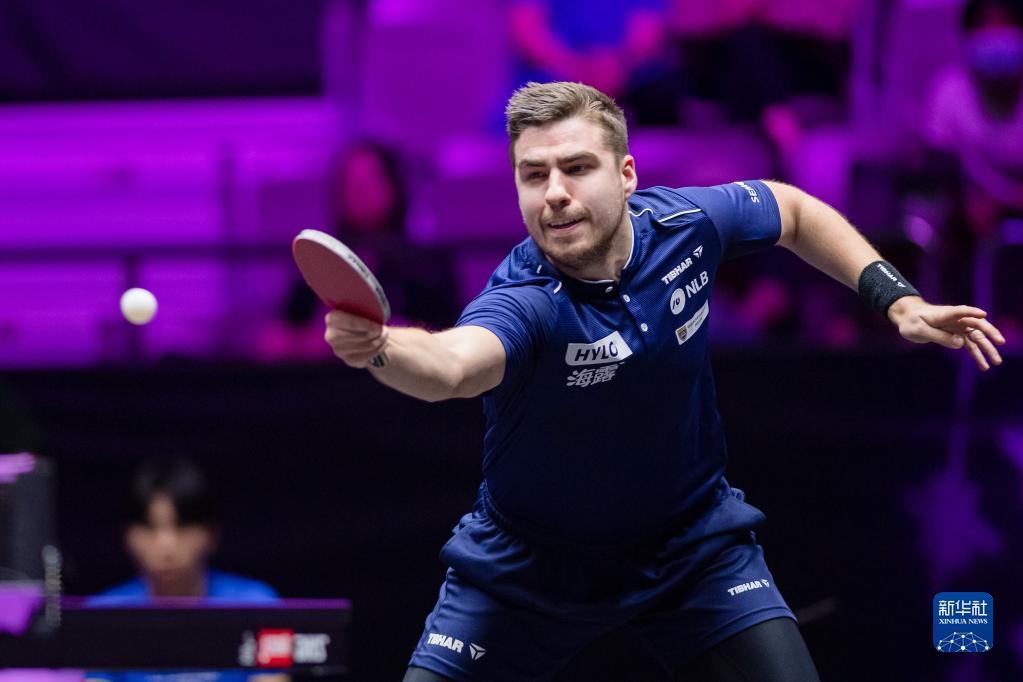 足坛动态的 足坛动态的